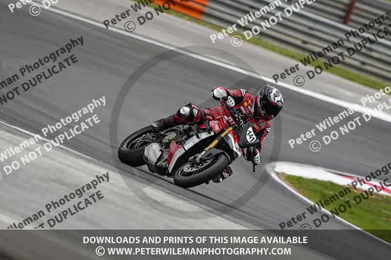 cadwell no limits trackday;cadwell park;cadwell park photographs;cadwell trackday photographs;enduro digital images;event digital images;eventdigitalimages;navarra;no limits trackdays;peter wileman photography;racing digital images;trackday digital images;trackday photos